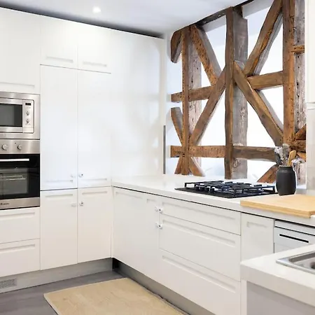 снеск Q,r-с0de First -,-3-bedroom With River View - Baixa Appartement *