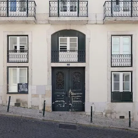 снеск Q,r-с0de First -,-3-bedroom With River View - Baixa Lägenhet