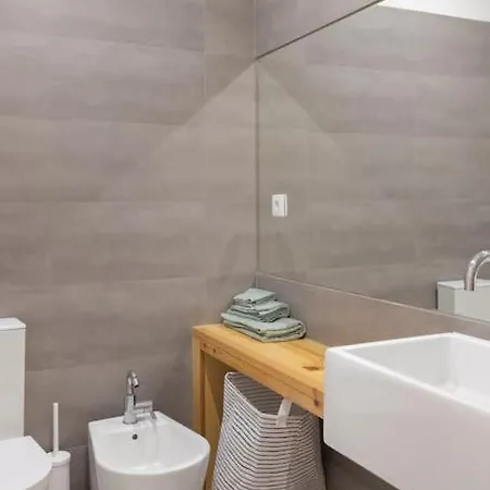 Lägenhet снеск Q,r-с0de First -,-3-bedroom With River View - Baixa *